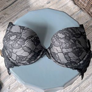 Victoria’s Secret Biofit Demi Uplift Bra. Sz 34C